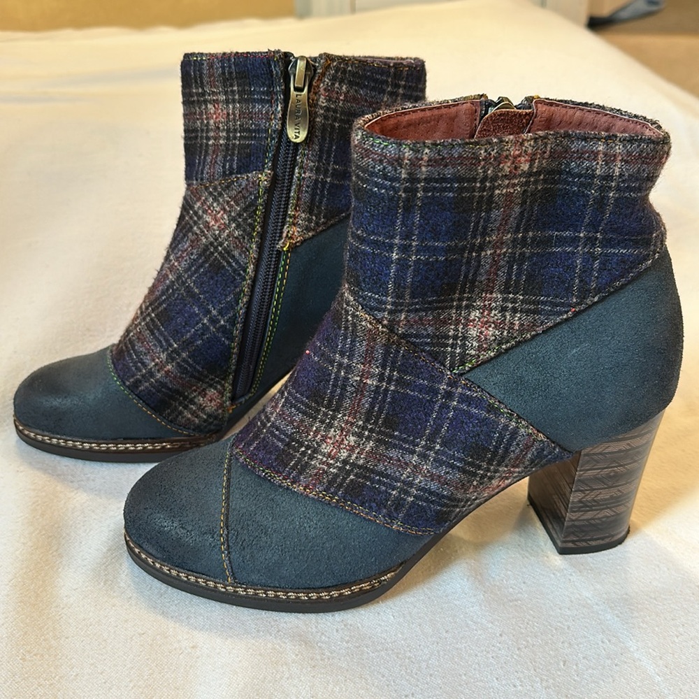 Laura Vita plaid ankle boots